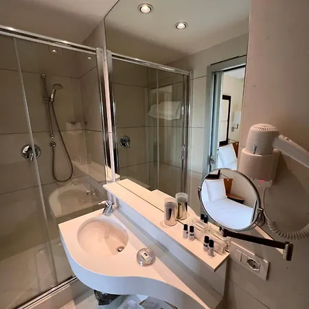 Daniel & Ristorante Cocchi 3* بارما