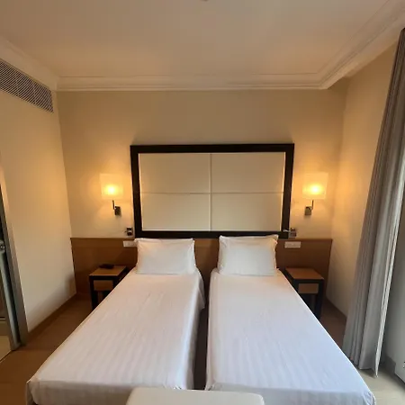 Daniel & Ristorante Cocchi فندق